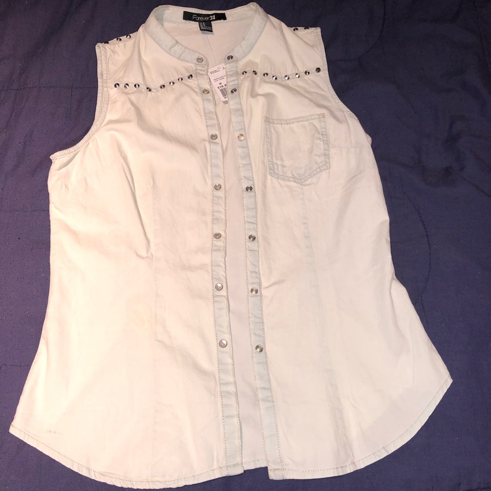 FOREVER 21 Sleeveless Woven Light Denim Shirt-Sz M
